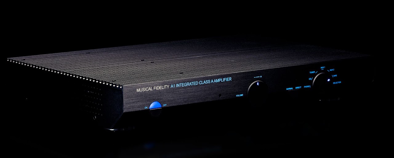 Musical Fidelity A1 – Kultowy Wzmacniacz Klasy A w Nowoczesnej Wersji Musical Fidelity A1 to wzmacniacz stereo klasy A z legendarnym brzmieniem i nowoczesnymi ulepszeniami. Perfekcyjny wybór dla audiofilów szukających ciepłego, analogowego dźwięku.